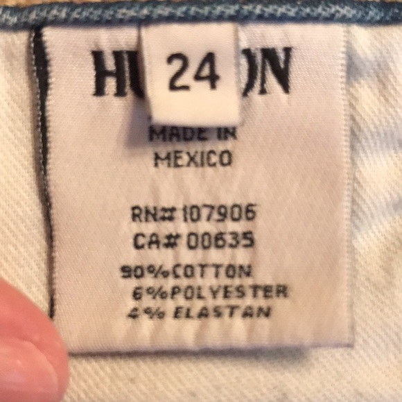 Hudson 24 x 3.5” Croxley Cuff Shorts in Polly distressed stretch denim jean EUC - Picture 7 of 12